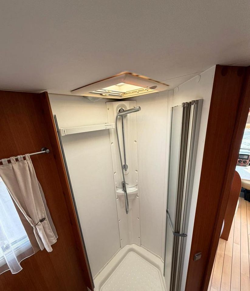 Camping-car intégral Pilote G740: photos 8 Camping-car intégral Pilote G740: photos 8