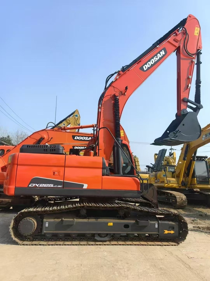 DOOSAN Dx225 - Pelle sur chenille: photos 1 DOOSAN Dx225 - Pelle sur chenille: photos 1