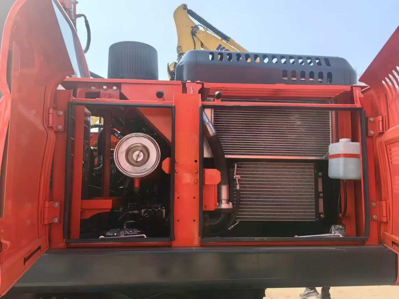 DOOSAN Dx225 - Pelle sur chenille: photos 5 DOOSAN Dx225 - Pelle sur chenille: photos 5