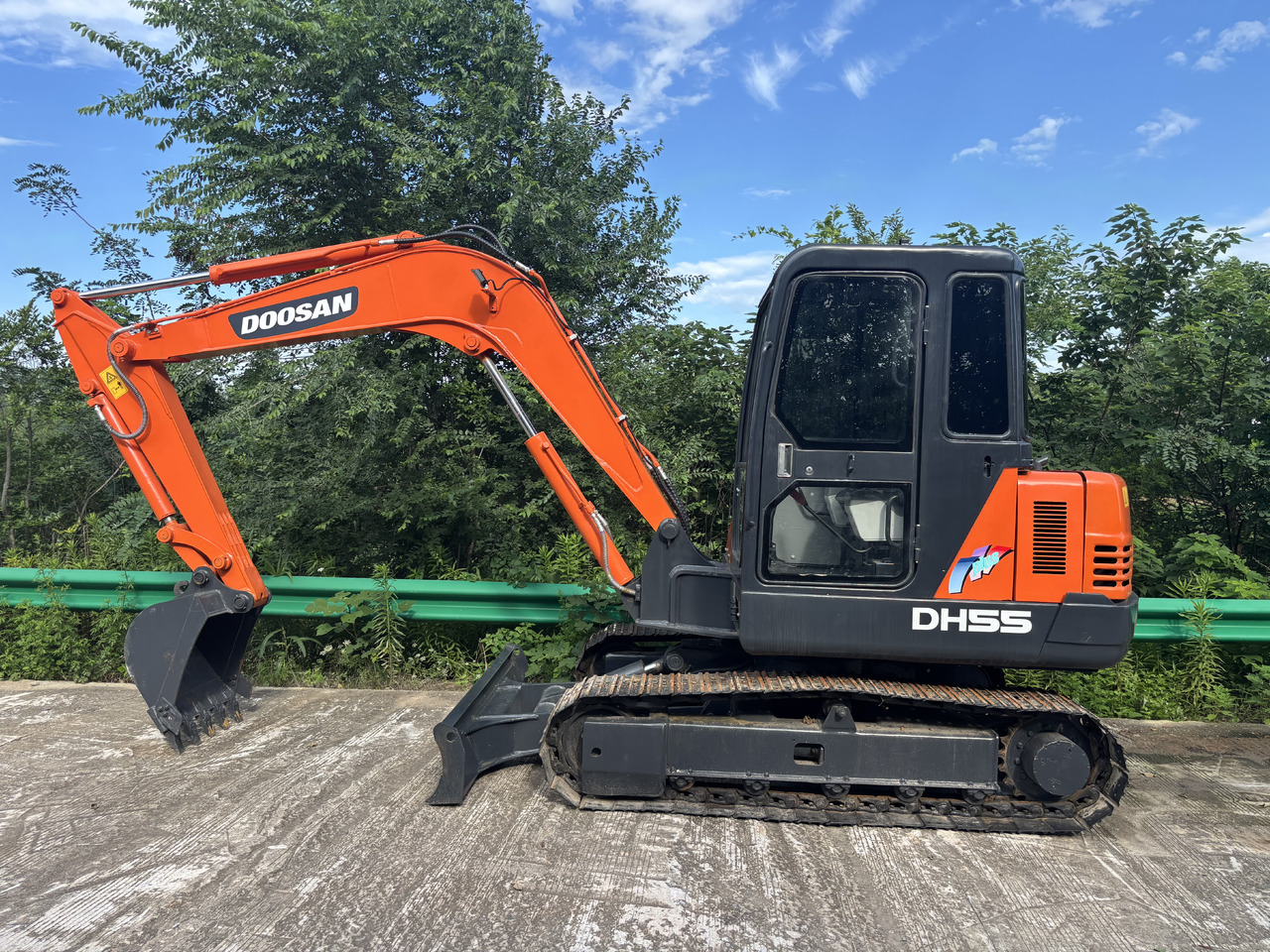 Doosan DH 55-7 DH55 - Mini pelle: photos 1 Doosan DH 55-7 DH55 - Mini pelle: photos 1