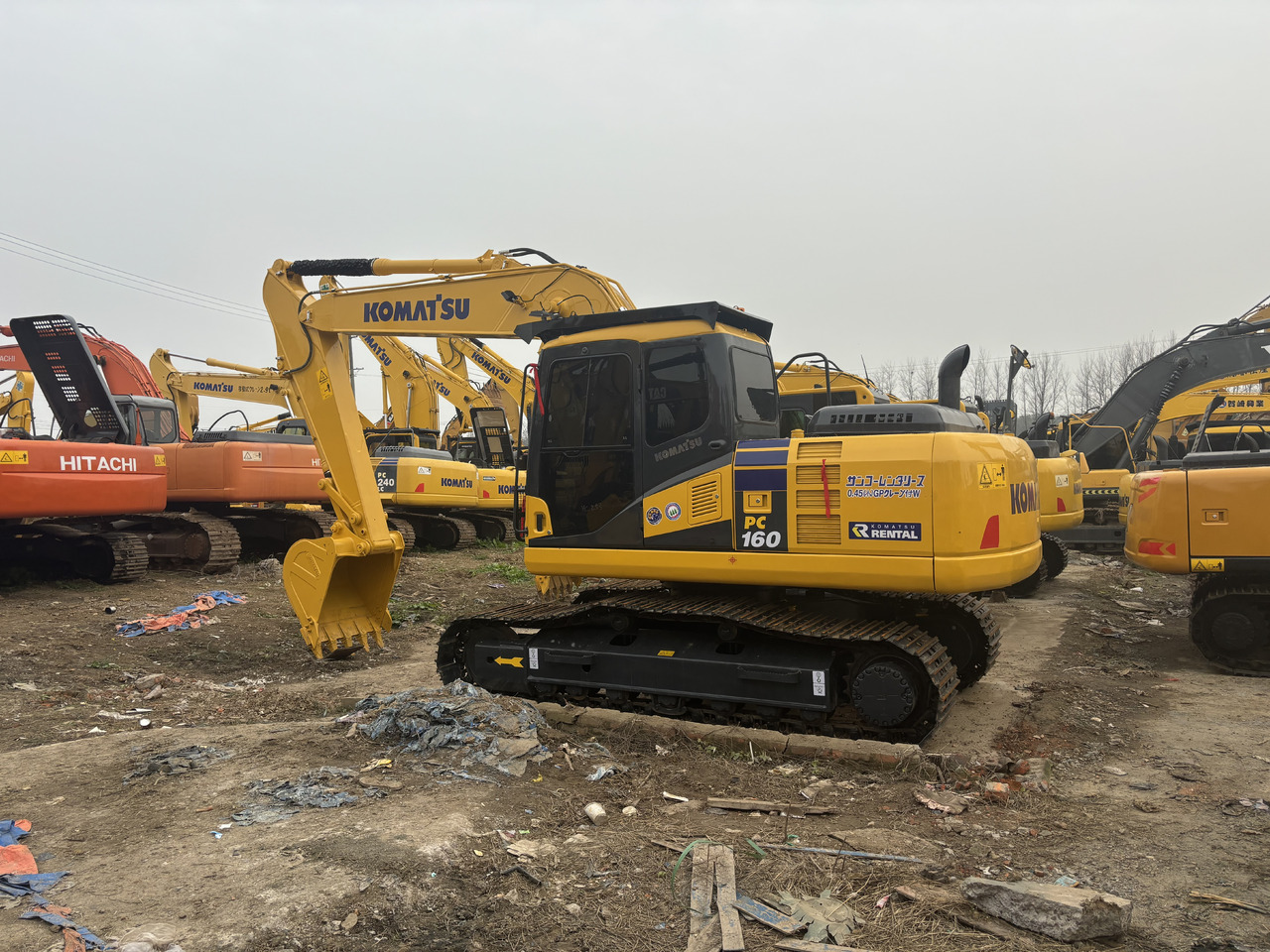 KOMATSU PC160 - Pelle sur chenille: photos 2 KOMATSU PC160 - Pelle sur chenille: photos 2