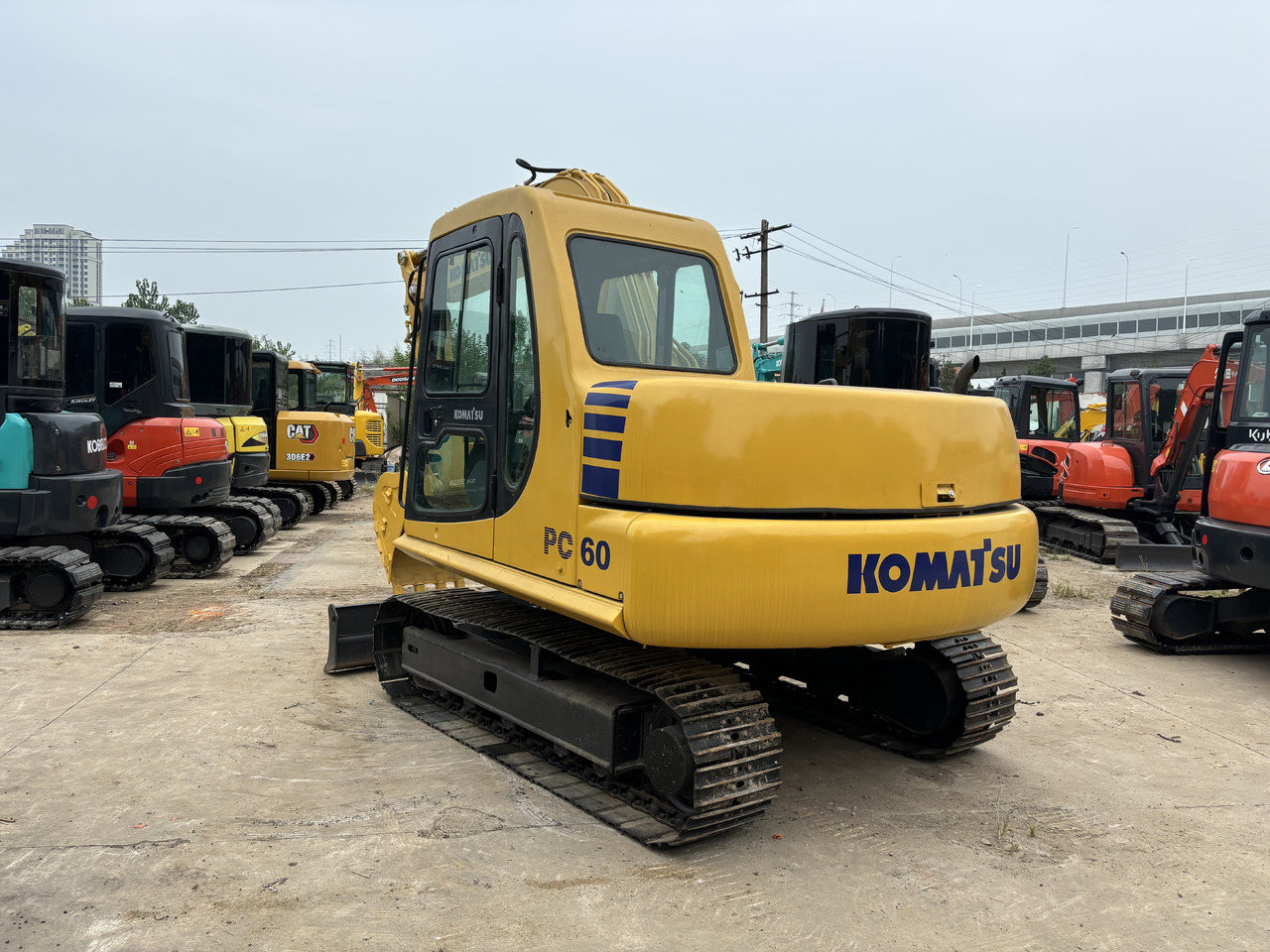 Komatsu PC 60-7 - Mini pelle: photos 3 Komatsu PC 60-7 - Mini pelle: photos 3