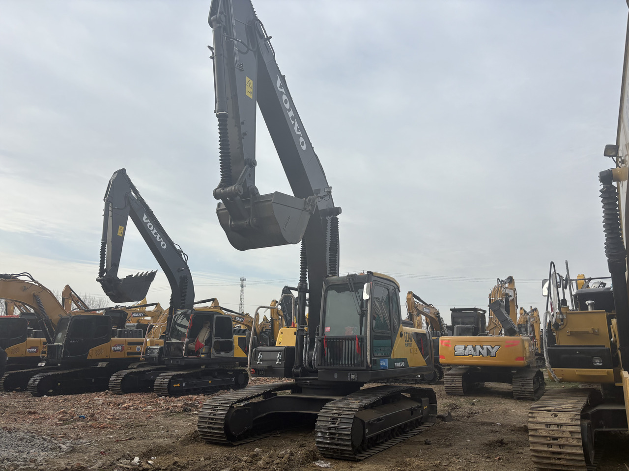 Pelle sur chenille Volvo EC 240: photos 7