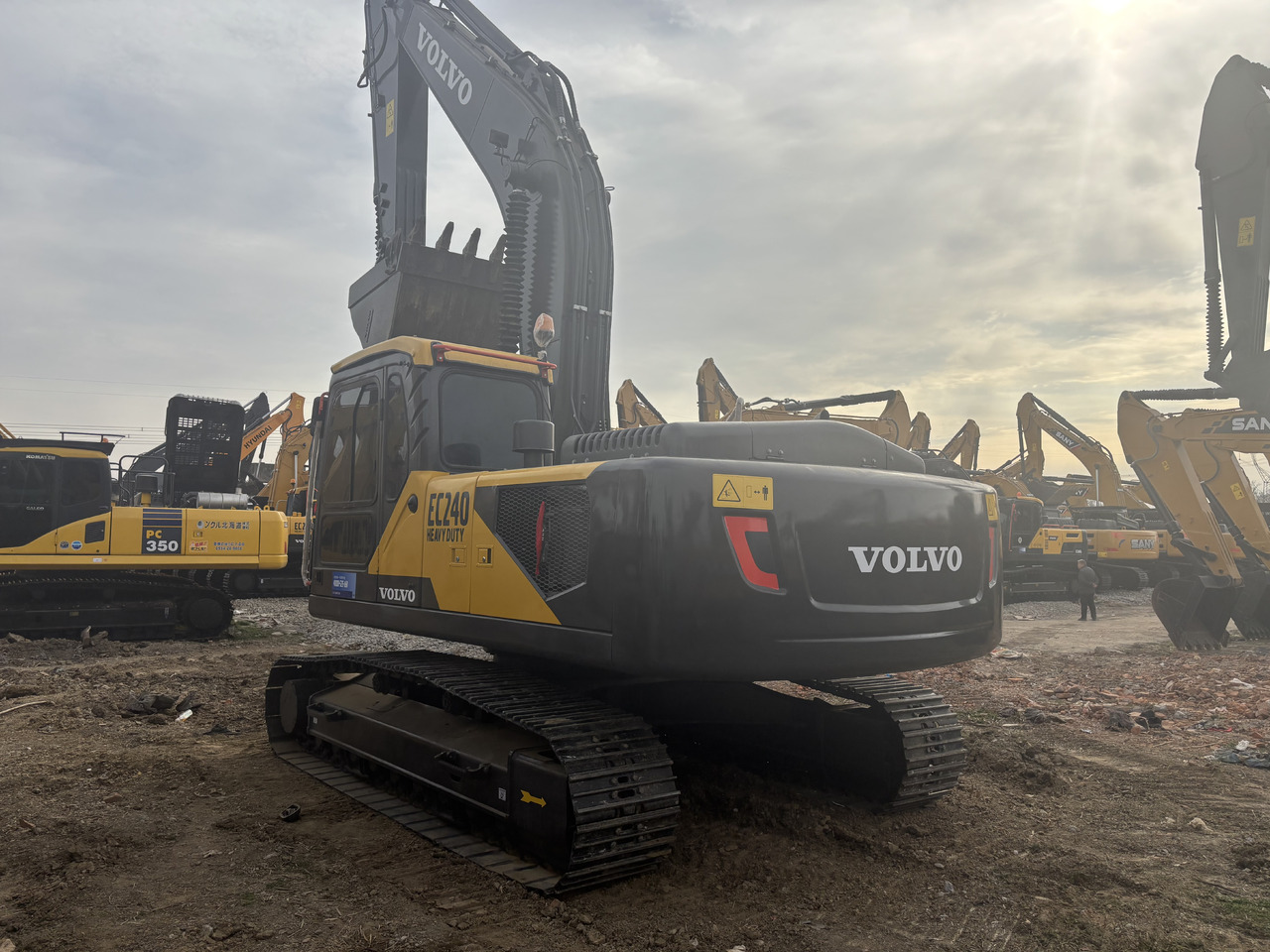 Volvo EC 240 - Pelle sur chenille: photos 4 Volvo EC 240 - Pelle sur chenille: photos 4