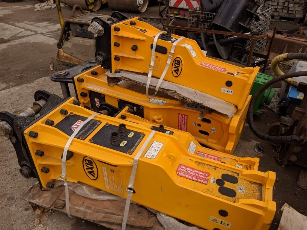 AXB BKR - Marteau hydraulique pour Engins de chantier: photos 1 AXB BKR - Marteau hydraulique pour Engins de chantier: photos 1