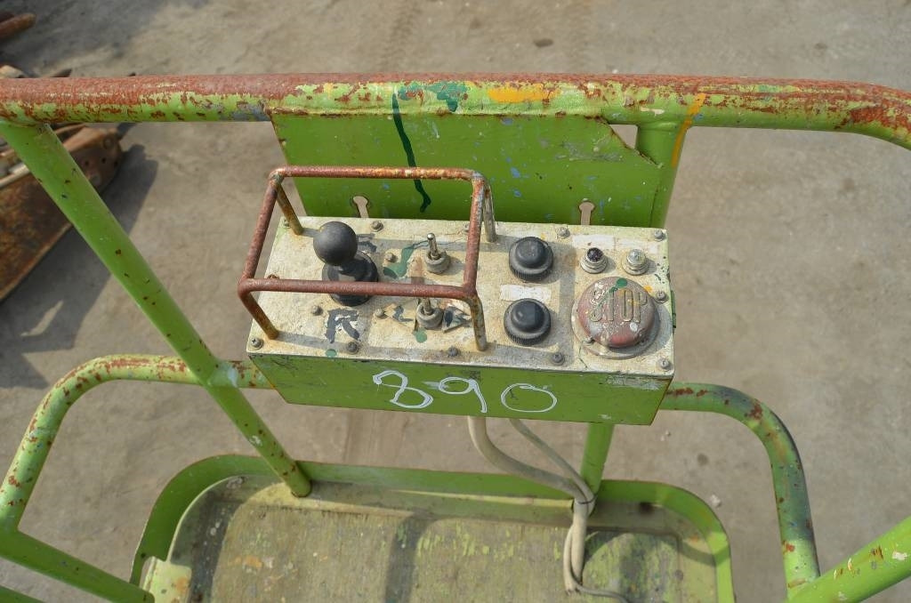 Aichi RV 041 - Nacelle ciseaux: photos 5 Aichi RV 041 - Nacelle ciseaux: photos 5