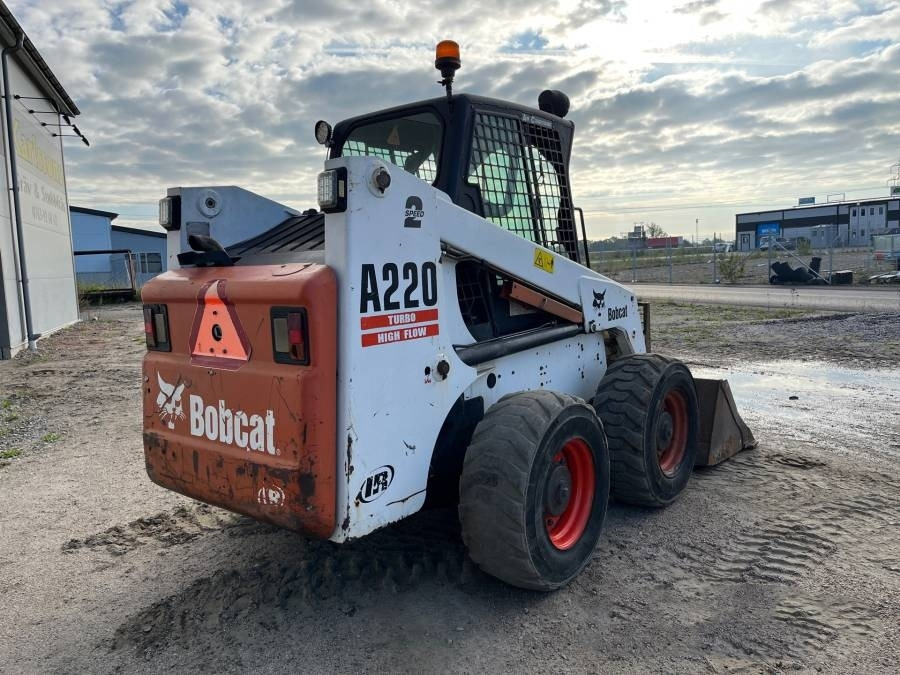 Bobcat A 220 - Mini chargeuse: photos 3 Bobcat A 220 - Mini chargeuse: photos 3
