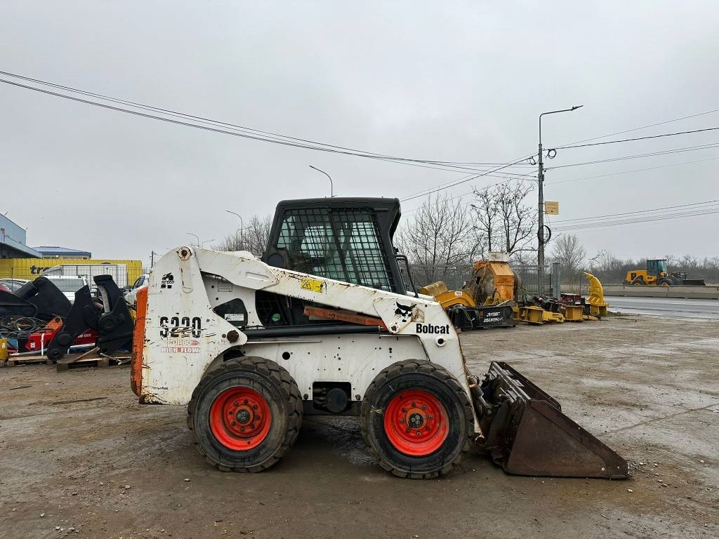 Bobcat S 220 - Mini chargeuse: photos 3 Bobcat S 220 - Mini chargeuse: photos 3