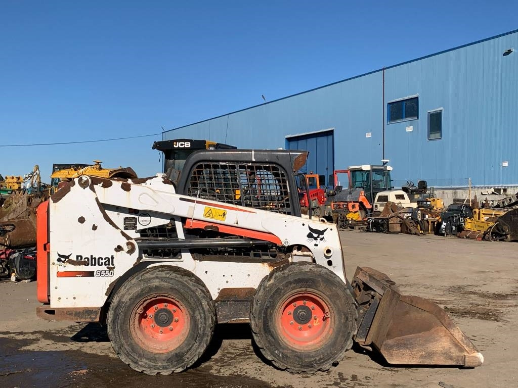 Bobcat S 550 - Mini chargeuse: photos 2 Bobcat S 550 - Mini chargeuse: photos 2