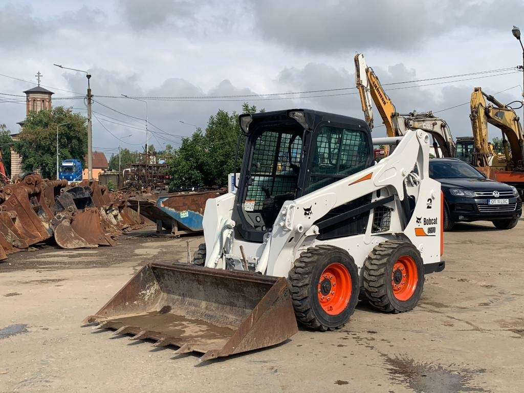 Bobcat S 570 - Mini chargeuse: photos 1 Bobcat S 570 - Mini chargeuse: photos 1