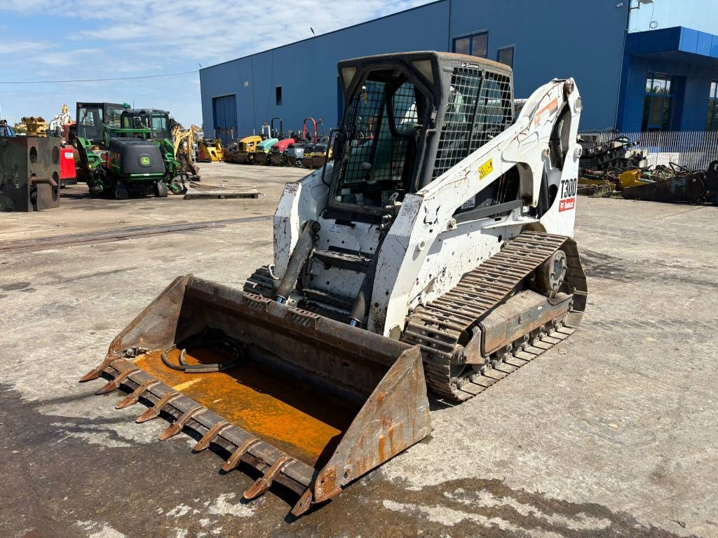 Bobcat T 300 - Mini chargeuse: photos 1 Bobcat T 300 - Mini chargeuse: photos 1