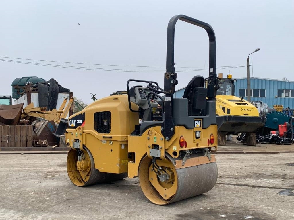 CAT CB 22B - Rouleau compresseur: photos 3 CAT CB 22B - Rouleau compresseur: photos 3