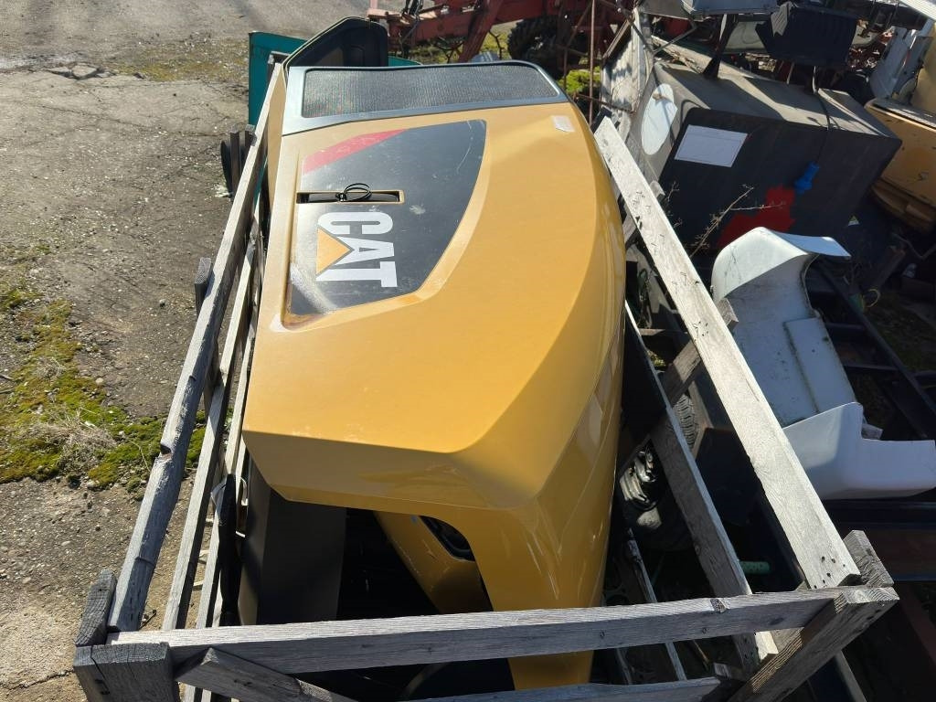 CAT TH 417C TH 414C BONNET - Frame/ Châssis pour Engins de chantier: photos 1 CAT TH 417C TH 414C BONNET - Frame/ Châssis pour Engins de chantier: photos 1