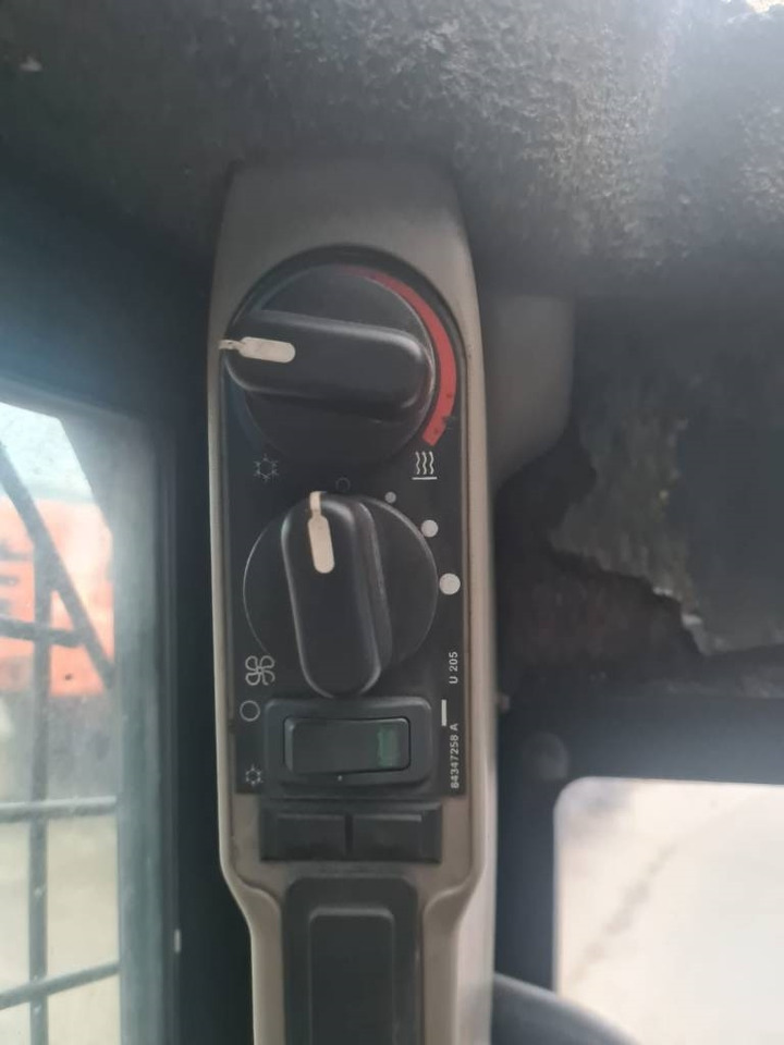 Mini chargeuse Case SR 250: photos 9