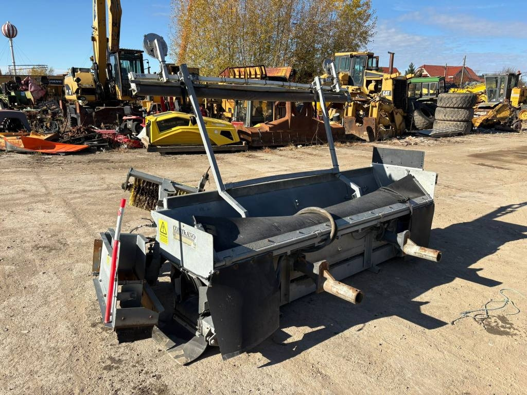 Contrano CH-KL - Brosse: photos 1 Contrano CH-KL - Brosse: photos 1