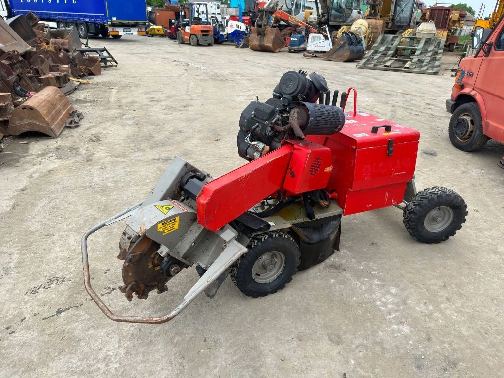 FSO B28 - Broyeur de végétaux: photos 1 FSO B28 - Broyeur de végétaux: photos 1