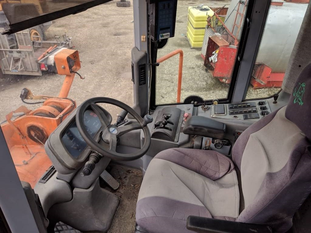 Fiat-Hitachi W 270 - Chargeuse sur pneus: photos 5 Fiat-Hitachi W 270 - Chargeuse sur pneus: photos 5