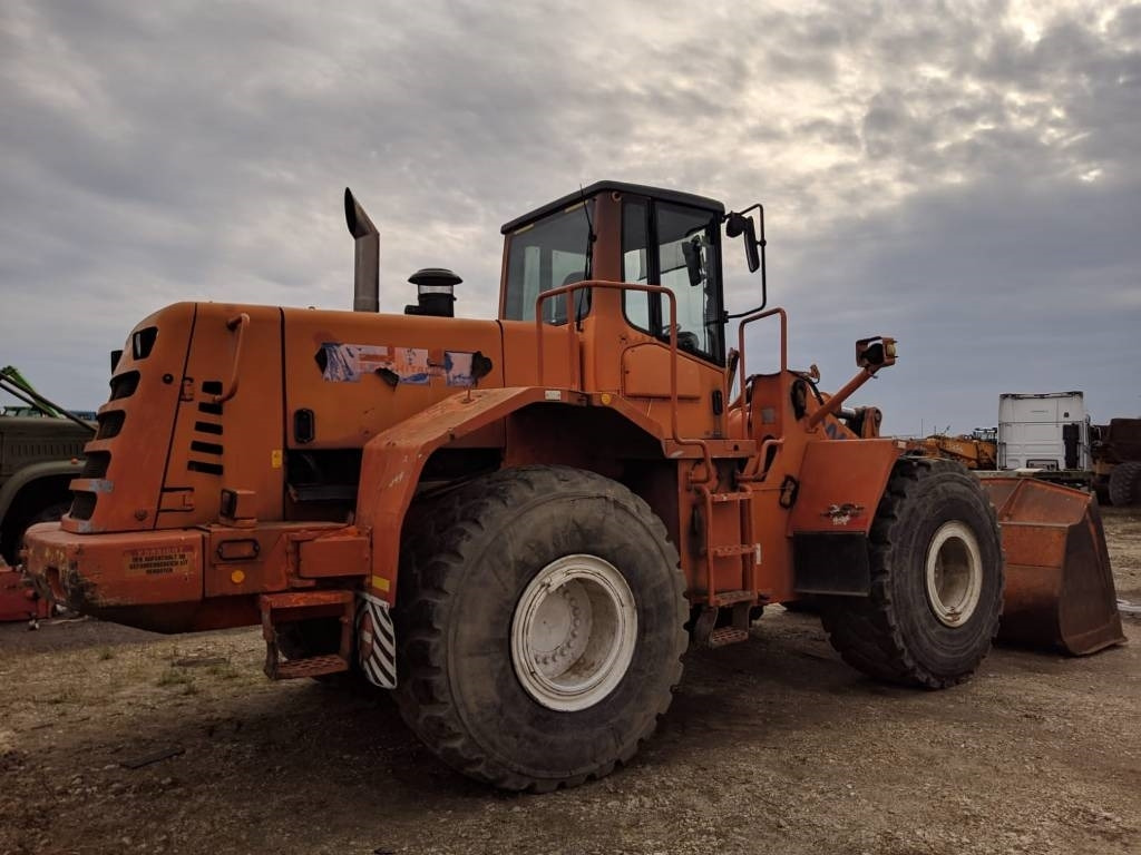 Fiat-Hitachi W 270 - Chargeuse sur pneus: photos 2 Fiat-Hitachi W 270 - Chargeuse sur pneus: photos 2