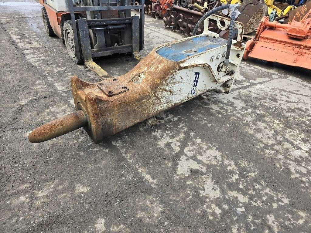 Furukawa FRD  - Marteau hydraulique pour Engins de chantier: photos 2 Furukawa FRD  - Marteau hydraulique pour Engins de chantier: photos 2