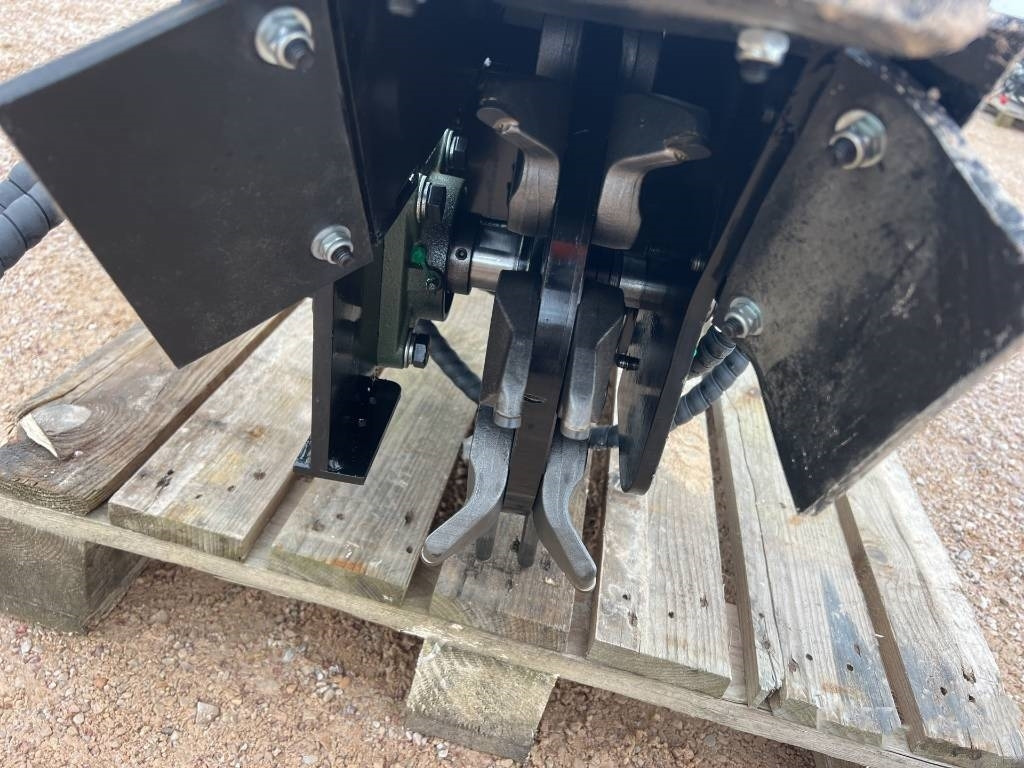 Future FT-SG45 Stump Grinder - Dessoucheuse: photos 5 Future FT-SG45 Stump Grinder - Dessoucheuse: photos 5