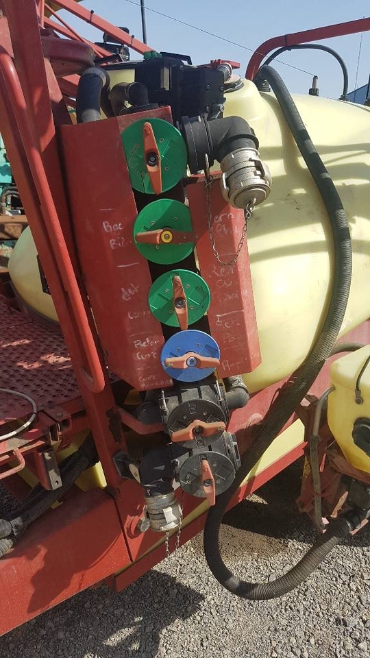 Hardi Commander 2200 - Pulvérisateur traîné: photos 4 Hardi Commander 2200 - Pulvérisateur traîné: photos 4