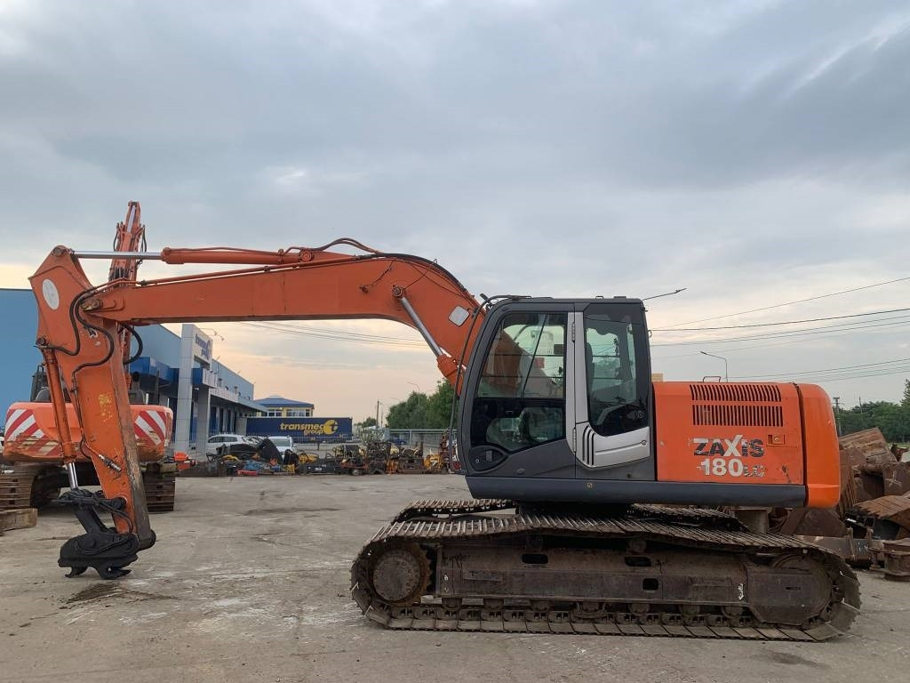 Hitachi ZX 180 LC-3 - Pelle sur chenille: photos 2 Hitachi ZX 180 LC-3 - Pelle sur chenille: photos 2