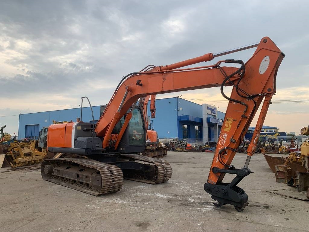 Hitachi ZX 180 LC-3 - Pelle sur chenille: photos 5 Hitachi ZX 180 LC-3 - Pelle sur chenille: photos 5