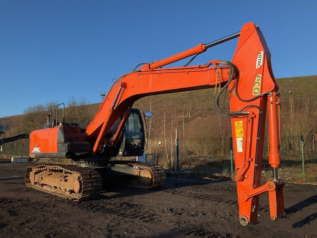 Hitachi ZX 250 LC-6 - Pelle sur chenille: photos 4 Hitachi ZX 250 LC-6 - Pelle sur chenille: photos 4