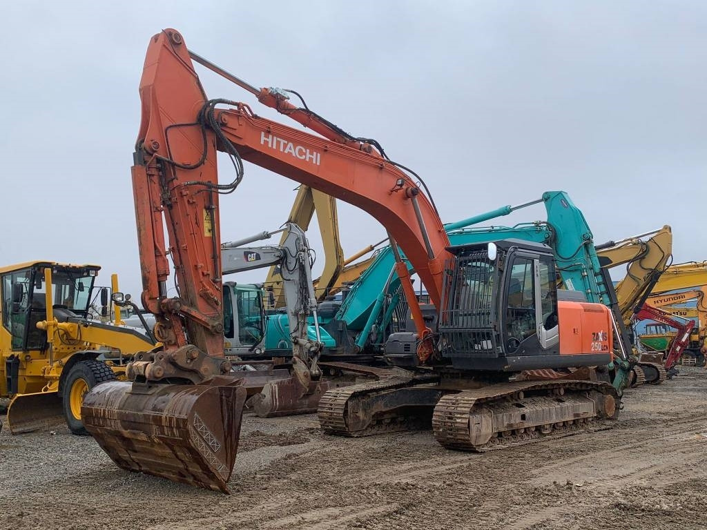 Hitachi ZX 250 LC N-3 - Pelle sur chenille: photos 1 Hitachi ZX 250 LC N-3 - Pelle sur chenille: photos 1