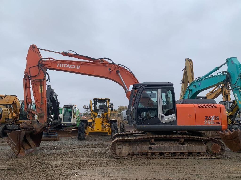 Hitachi ZX 250 LC N-3 - Pelle sur chenille: photos 2 Hitachi ZX 250 LC N-3 - Pelle sur chenille: photos 2