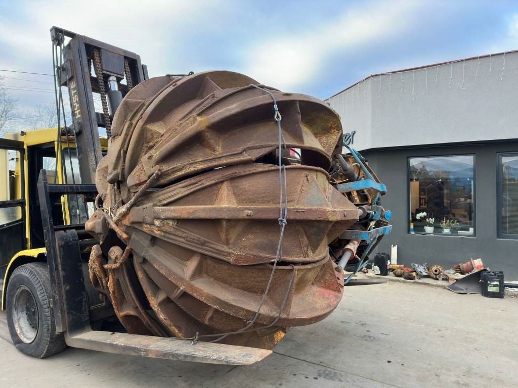 Hydraulic Scrap Grapple 8 Tines - Grappin pour Engins de chantier: photos 1 Hydraulic Scrap Grapple 8 Tines - Grappin pour Engins de chantier: photos 1