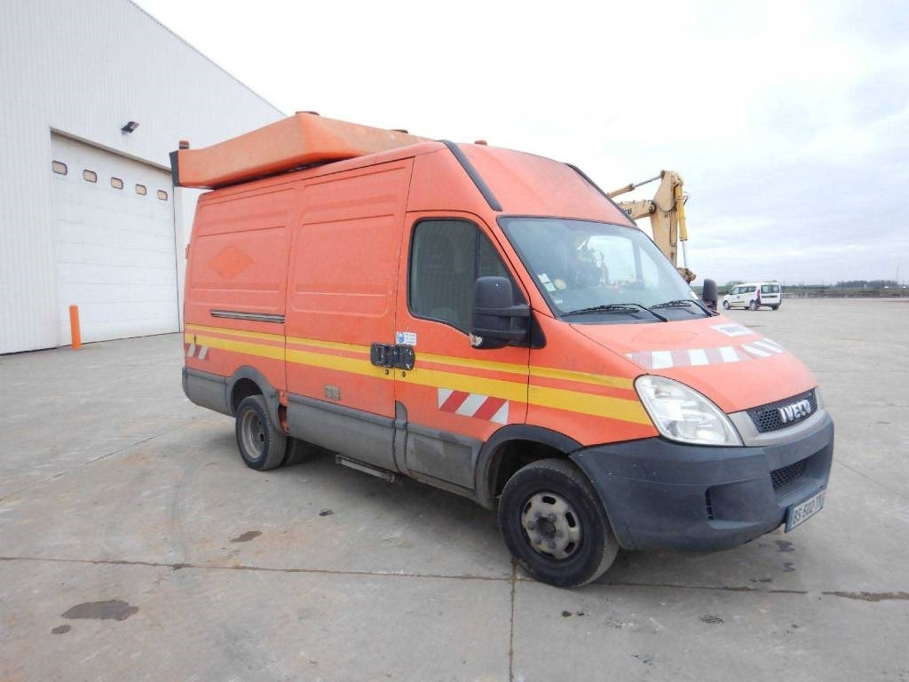 Iveco Daily 50C15 - Fourgon utilitaire: photos 2 Iveco Daily 50C15 - Fourgon utilitaire: photos 2