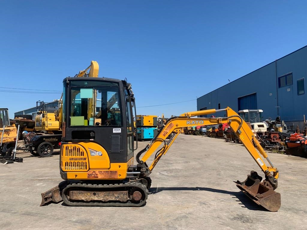 Kato 19VXE - Mini pelle: photos 5 Kato 19VXE - Mini pelle: photos 5