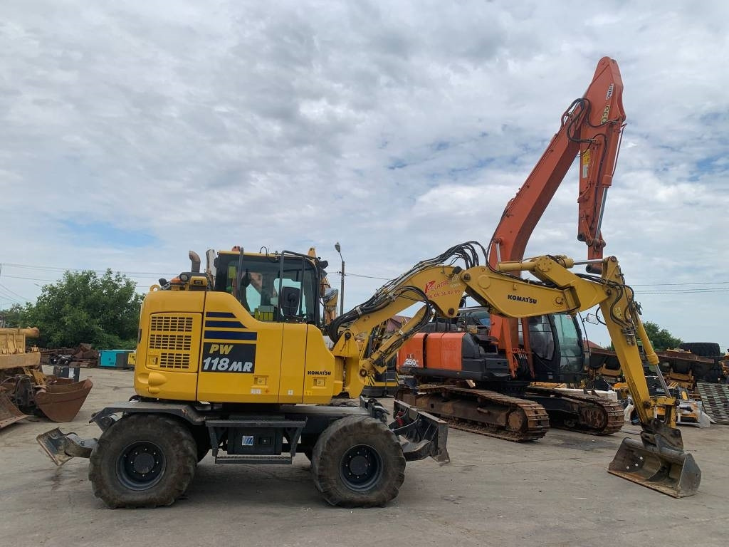 Komatsu PW118MR-11W - Pelle sur pneus: photos 4 Komatsu PW118MR-11W - Pelle sur pneus: photos 4