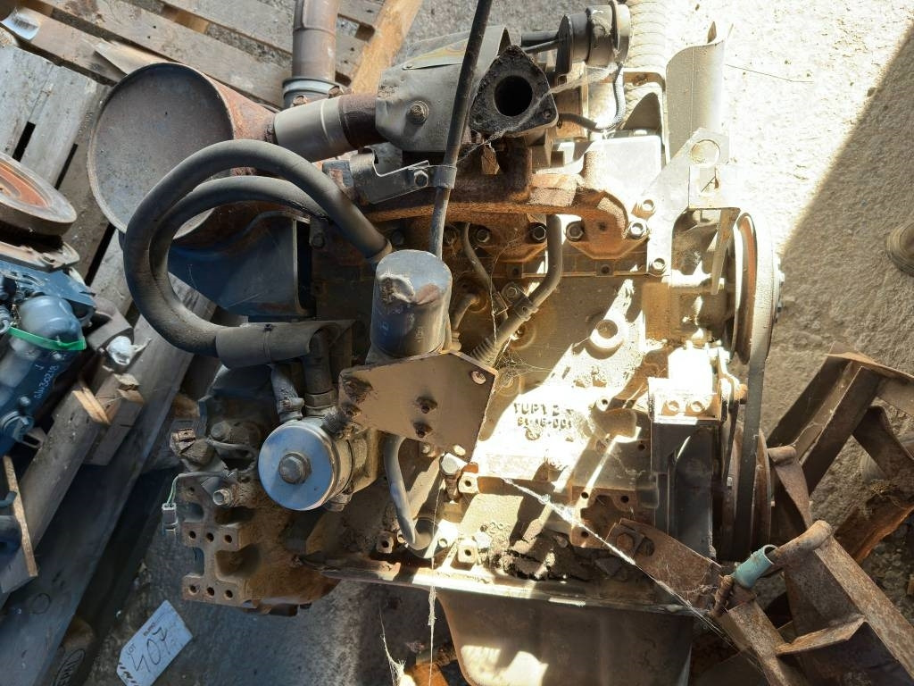 Komatsu SAA4D95LE-3 ESN ENGINE - Moteur pour Engins de chantier: photos 1 Komatsu SAA4D95LE-3 ESN ENGINE - Moteur pour Engins de chantier: photos 1