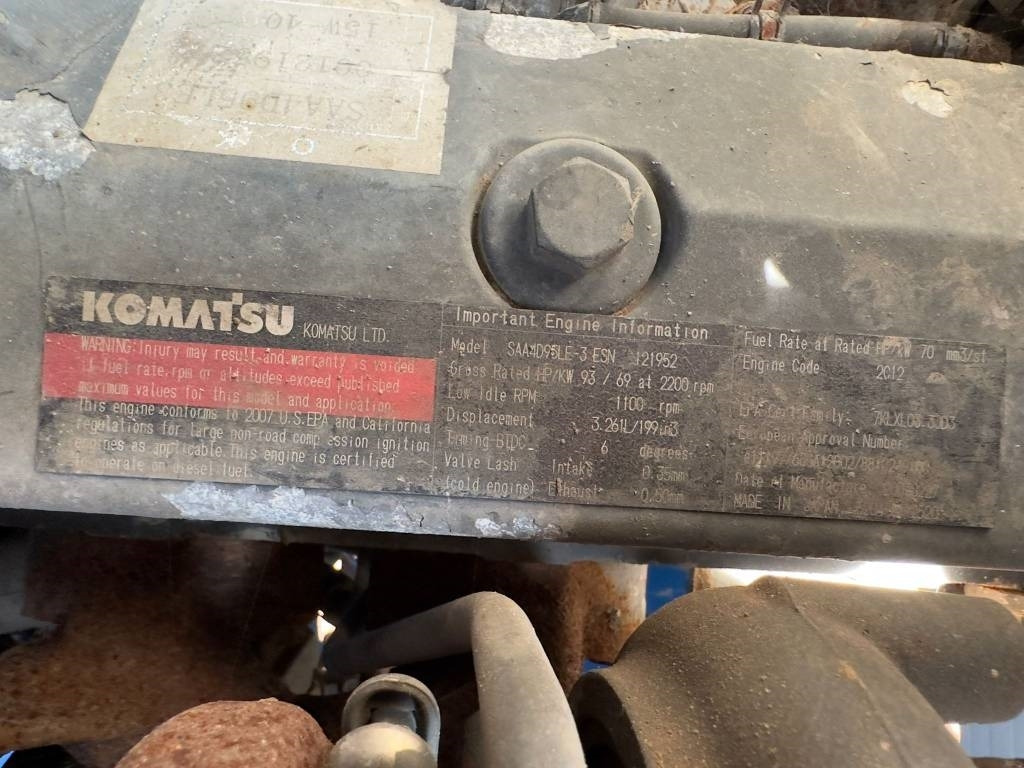 Komatsu SAA4D95LE-3 ESN ENGINE - Moteur pour Engins de chantier: photos 3 Komatsu SAA4D95LE-3 ESN ENGINE - Moteur pour Engins de chantier: photos 3