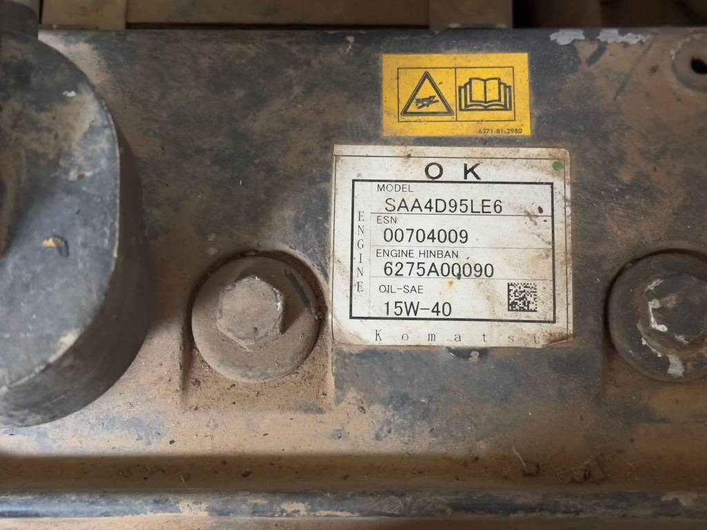 Komatsu SAA4D95LE6 ENGINE - Moteur pour Engins de chantier: photos 4 Komatsu SAA4D95LE6 ENGINE - Moteur pour Engins de chantier: photos 4