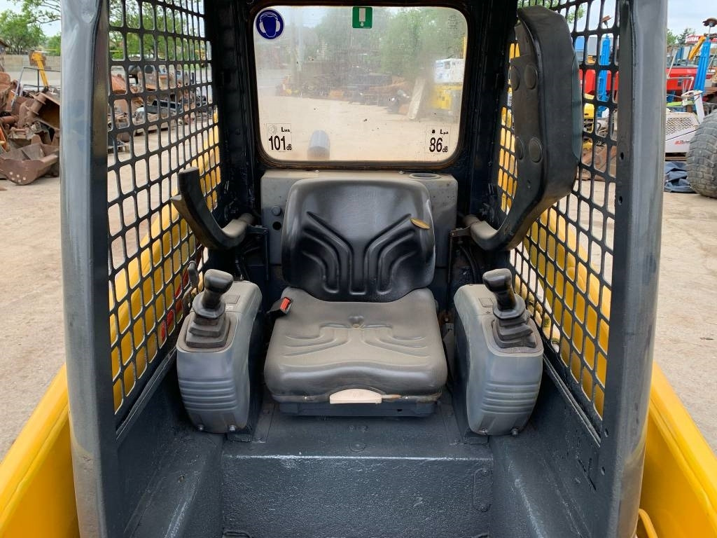 Mini chargeuse Komatsu SK 510: photos 8 Mini chargeuse Komatsu SK 510: photos 8