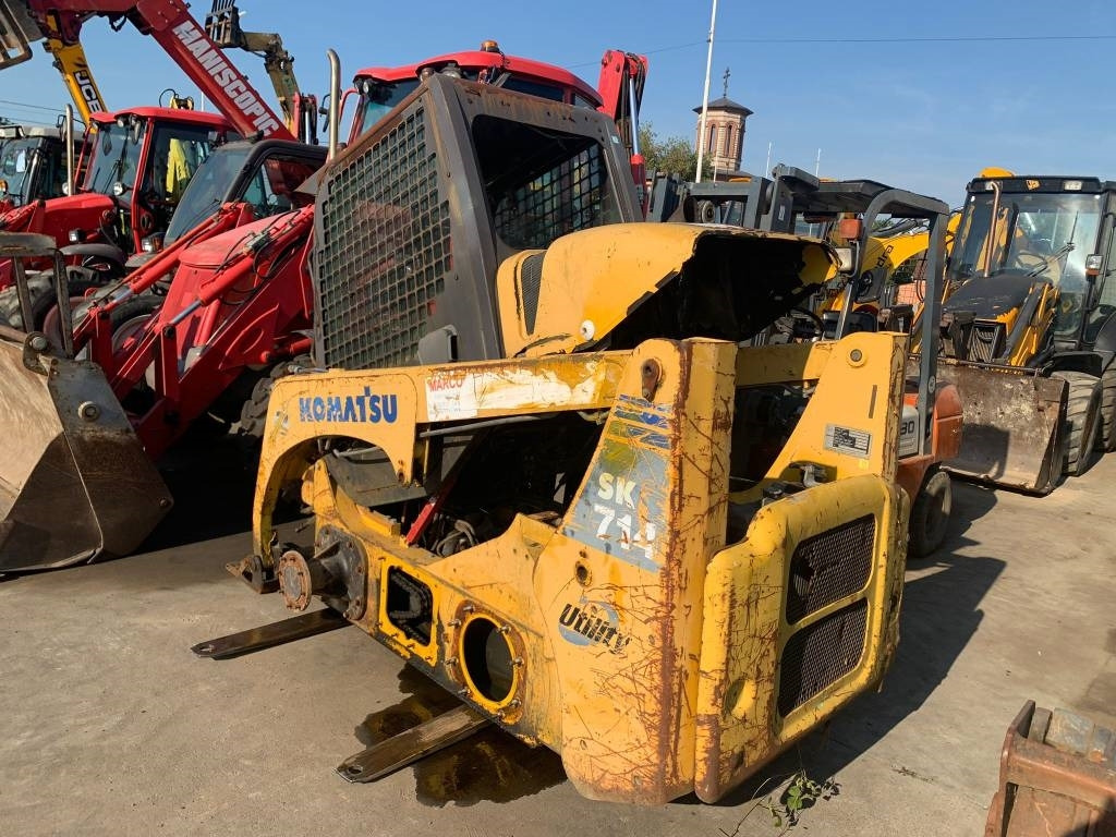 Komatsu SK 714 FOR PARTS - Mini chargeuse: photos 3 Komatsu SK 714 FOR PARTS - Mini chargeuse: photos 3