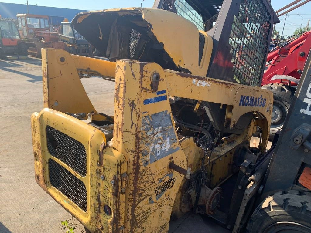 Komatsu SK 714 FOR PARTS - Mini chargeuse: photos 5 Komatsu SK 714 FOR PARTS - Mini chargeuse: photos 5
