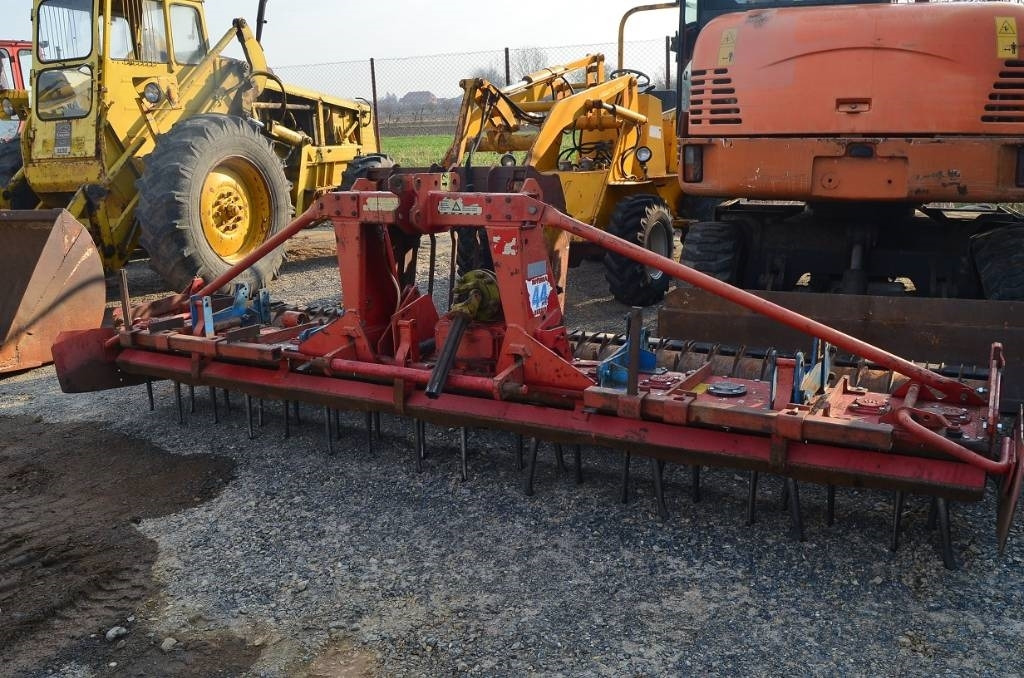 Lely Roterra  - Herse rotative: photos 1 Lely Roterra  - Herse rotative: photos 1