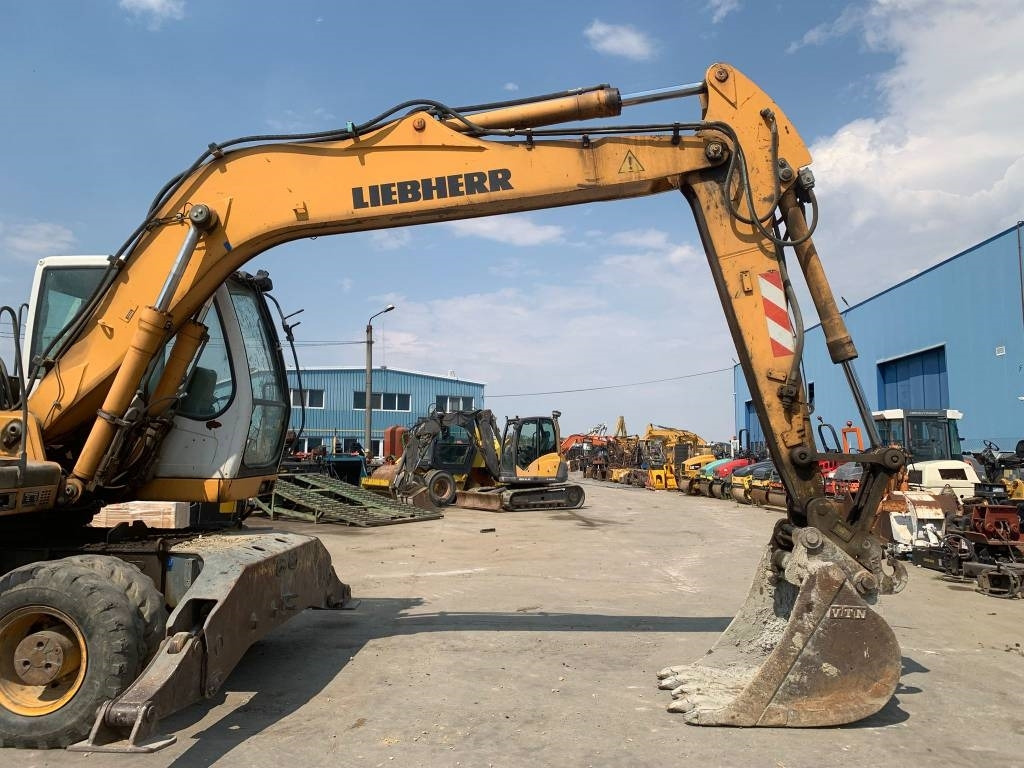 Liebherr A 900 C - Pelle sur pneus: photos 5 Liebherr A 900 C - Pelle sur pneus: photos 5