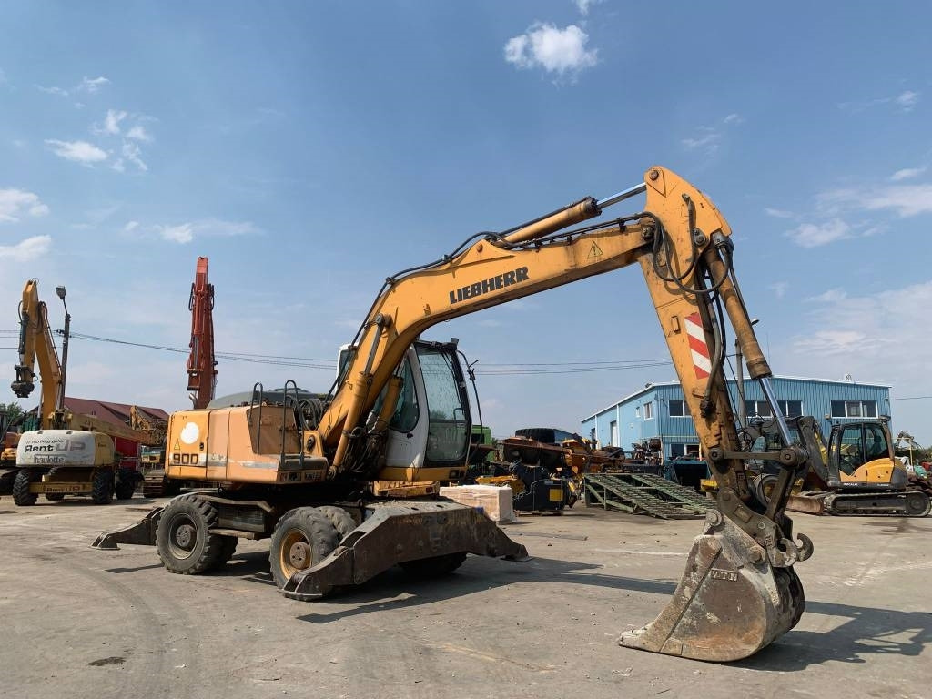 Liebherr A 900 C - Pelle sur pneus: photos 2 Liebherr A 900 C - Pelle sur pneus: photos 2