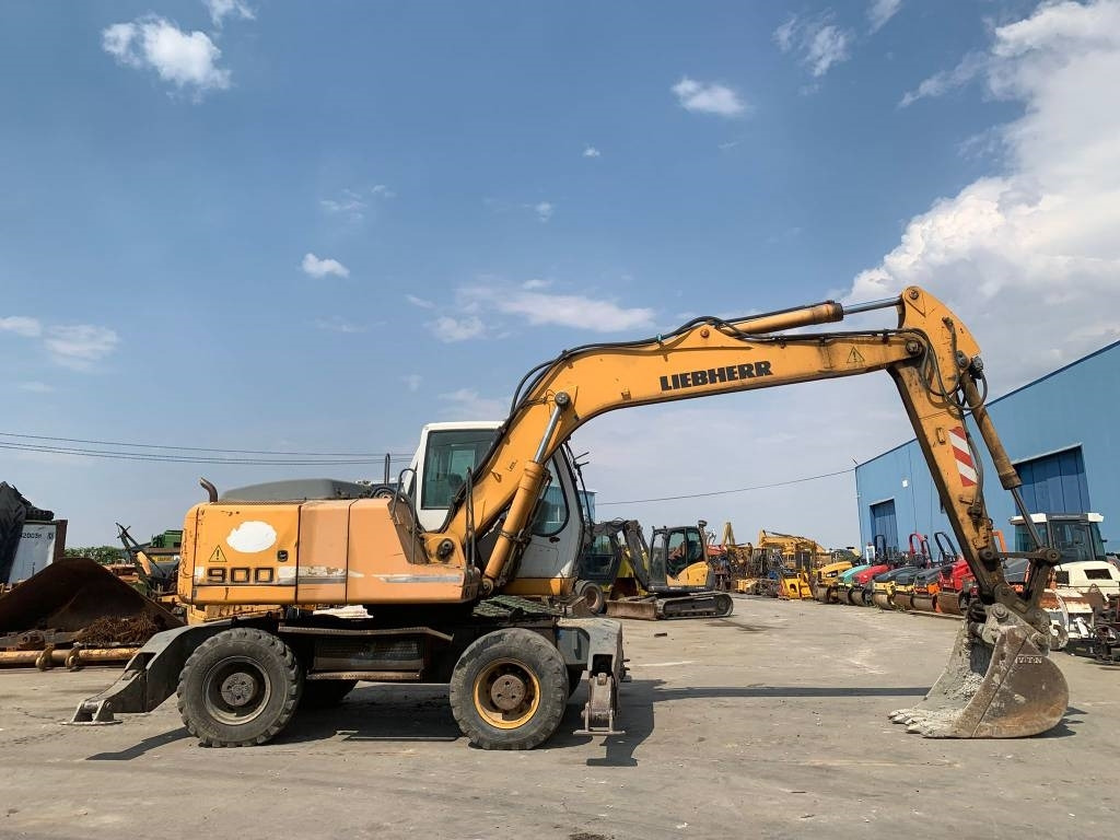 Liebherr A 900 C - Pelle sur pneus: photos 3 Liebherr A 900 C - Pelle sur pneus: photos 3