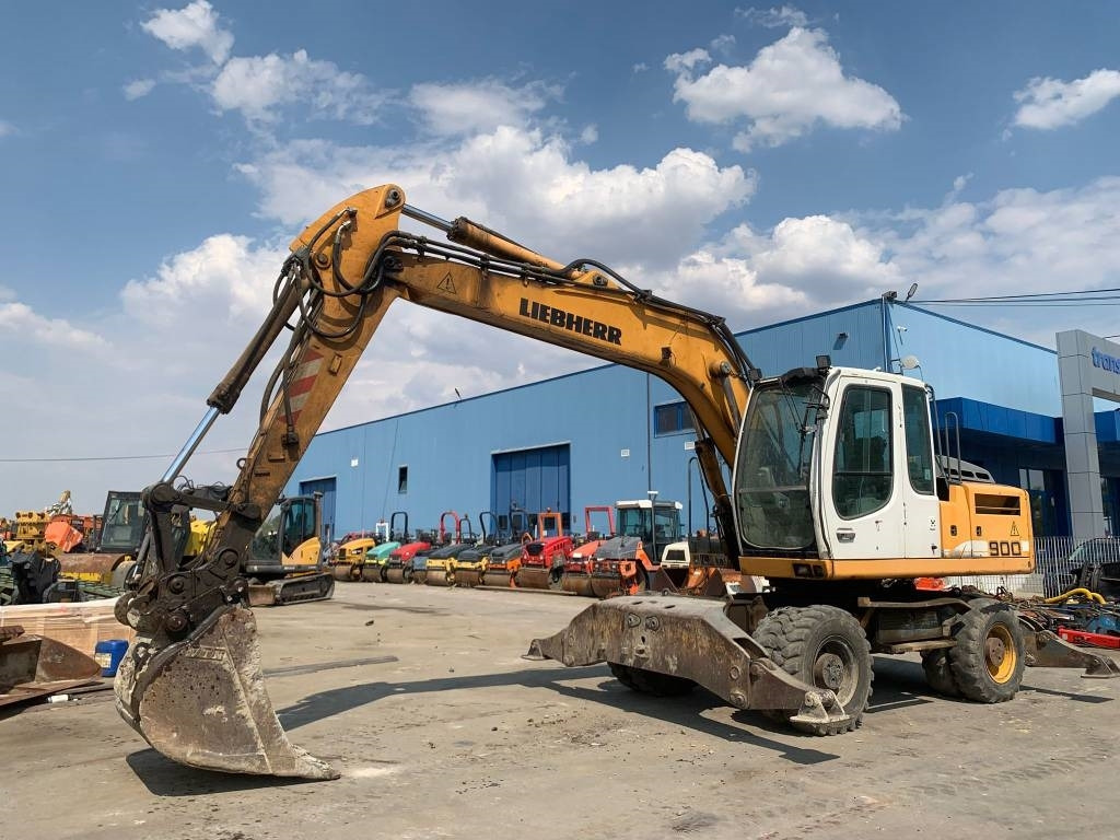 Liebherr A 900 C - Pelle sur pneus: photos 1 Liebherr A 900 C - Pelle sur pneus: photos 1
