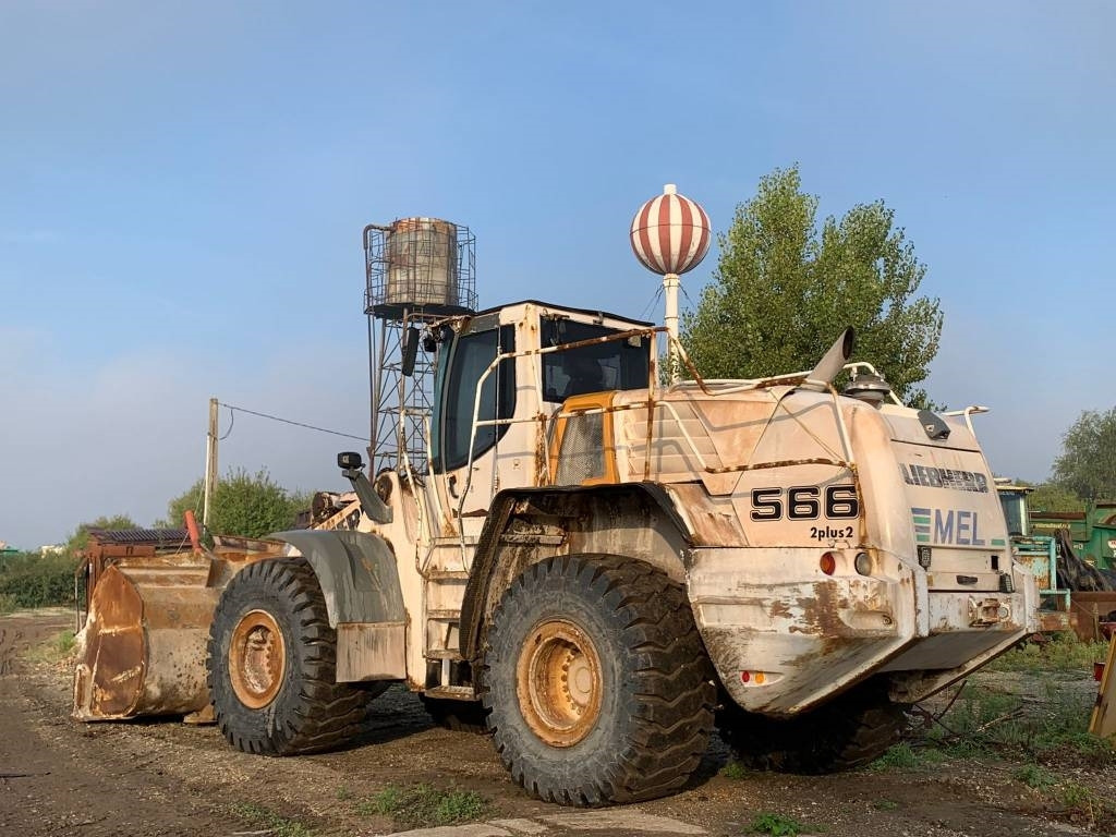 Liebherr L 566 2Plus2 - Chargeuse sur pneus: photos 3 Liebherr L 566 2Plus2 - Chargeuse sur pneus: photos 3