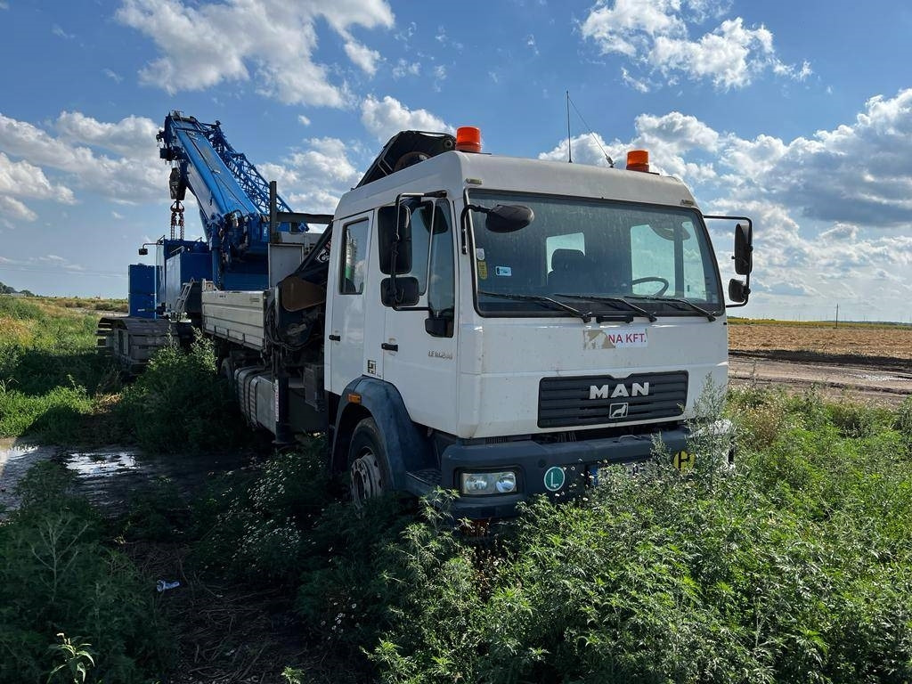MAN LE 18.280  - Camion grue: photos 1 MAN LE 18.280  - Camion grue: photos 1