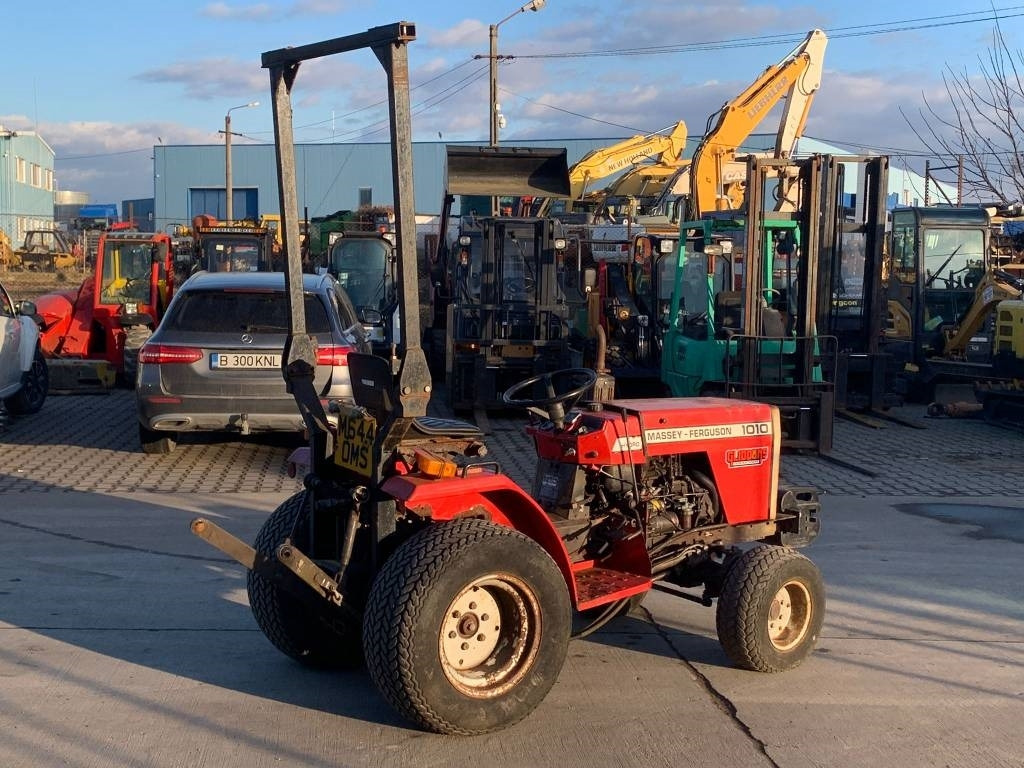 Massey Ferguson 1010  - Tracteur agricole: photos 4 Massey Ferguson 1010  - Tracteur agricole: photos 4