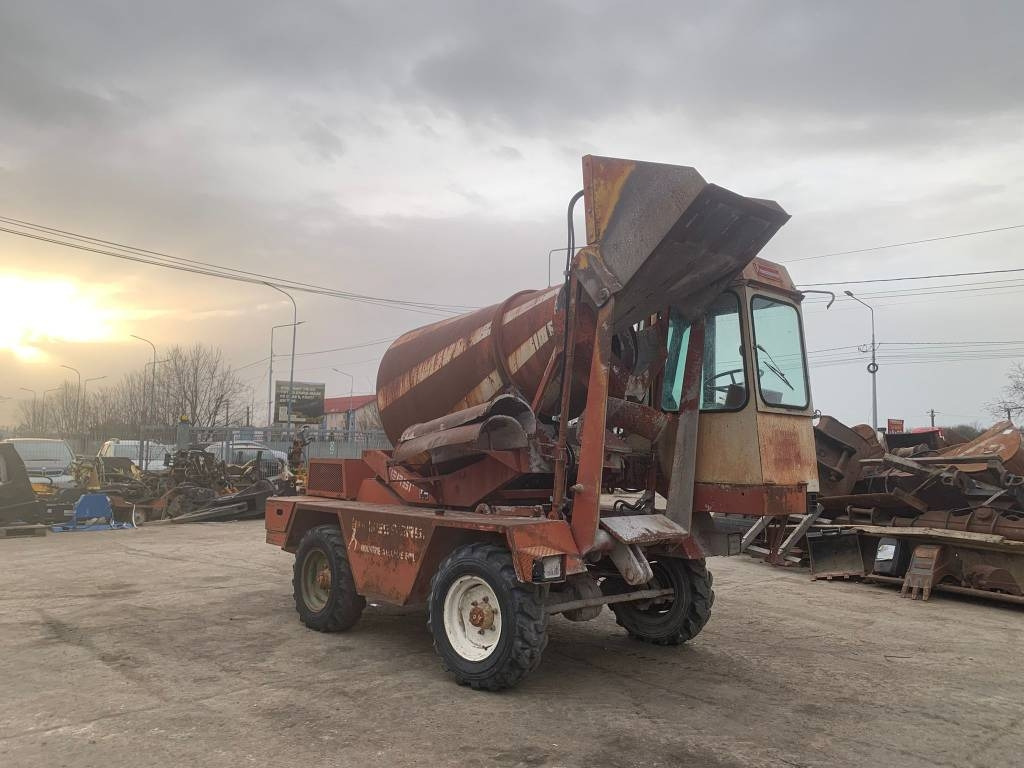 Messersi P2-R4 - Camion malaxeur: photos 1 Messersi P2-R4 - Camion malaxeur: photos 1