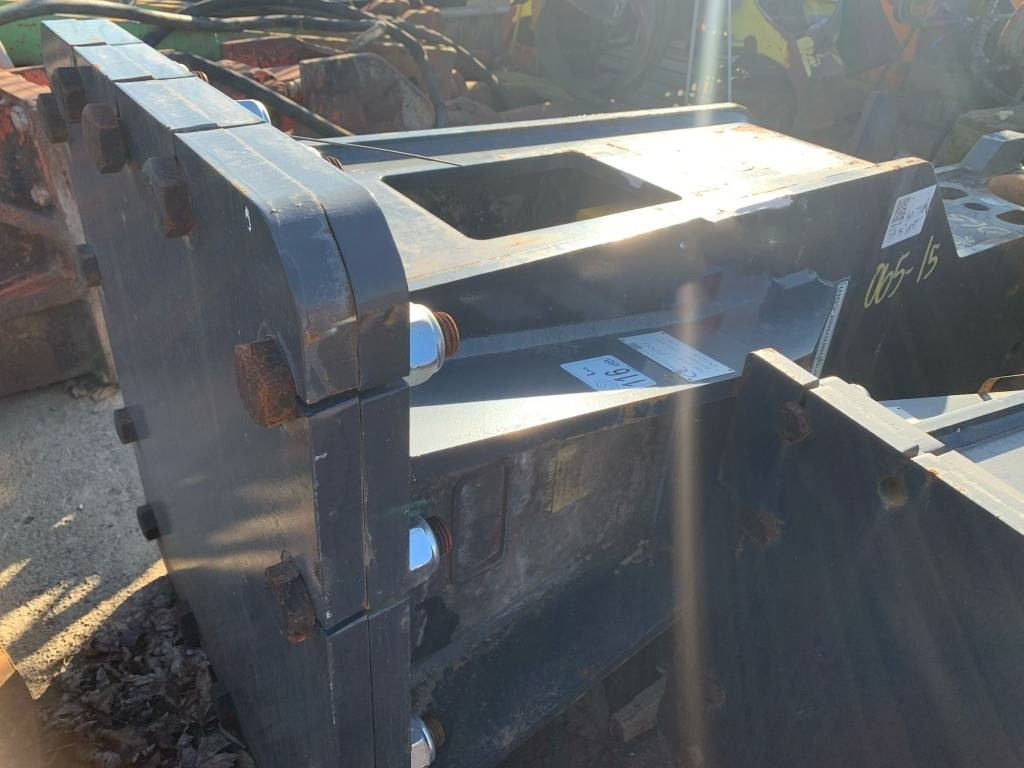 Mustang HM2700 - Marteau hydraulique pour Engins de chantier: photos 2 Mustang HM2700 - Marteau hydraulique pour Engins de chantier: photos 2